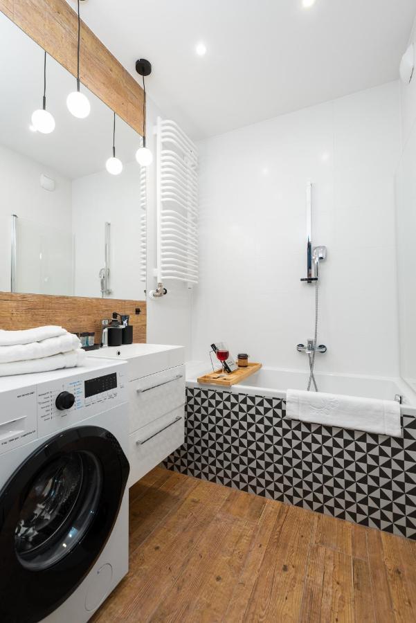 Kairos Apartments -Tower II Premium - Darmowy Parking, Silownia, Sauna - Scisle Centrum คาโตวีตเซ ภายนอก รูปภาพ